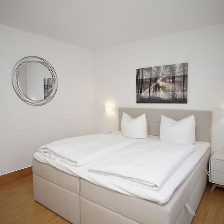 Strandnah Mit Terrasse, Gratis Nutzung Vom Ahoi Erlebnisbad Und Sauna In Sellin - Strandhaus Moenchgut Fewo06 لوبه المظهر الخارجي الصورة