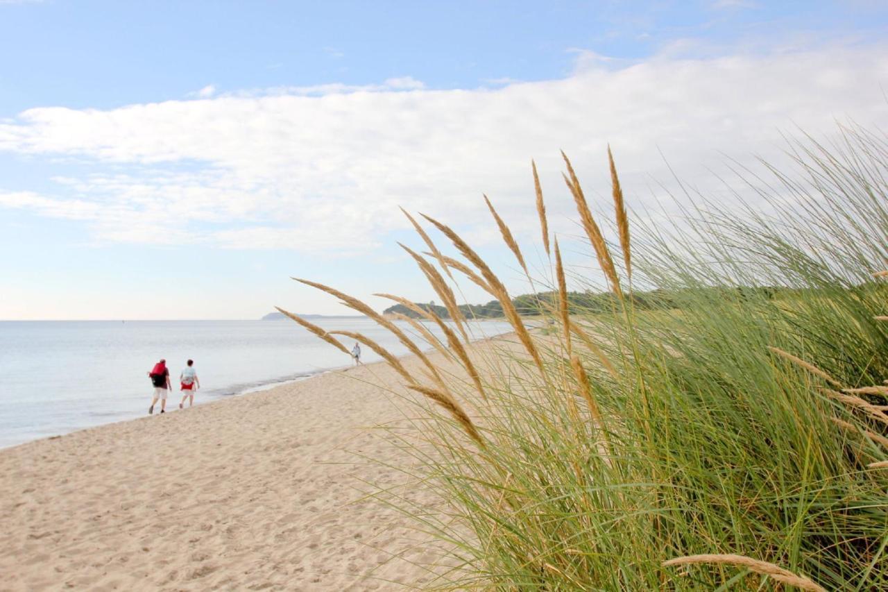 Strandnah Mit Terrasse, Gratis Nutzung Vom Ahoi Erlebnisbad Und Sauna In Sellin - Strandhaus Moenchgut Fewo06 لوبه المظهر الخارجي الصورة
